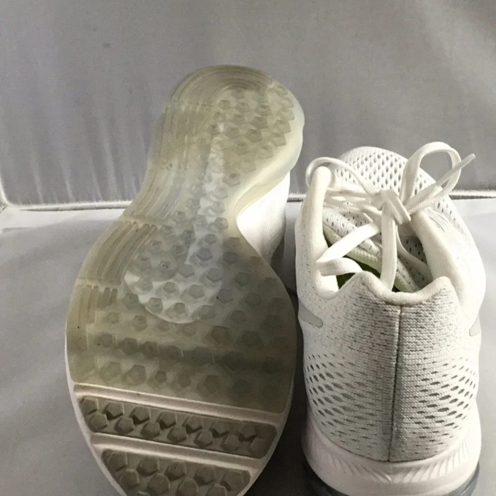 NIKE SHOES FOR WOMEN.